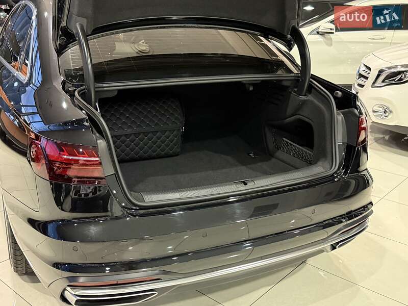 Седан Audi A4 2023 в Одессе