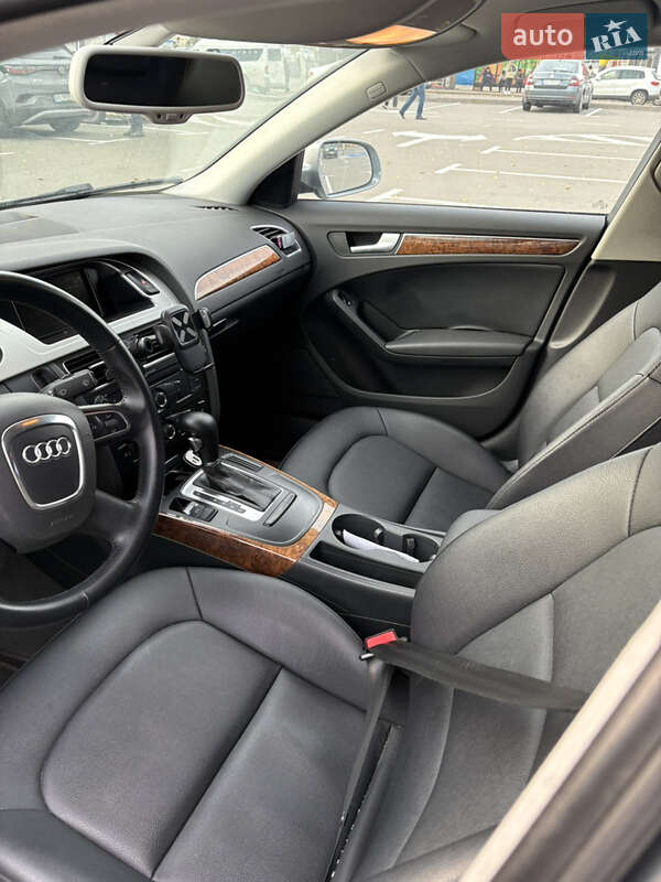 Седан Audi A4 2011 в Киеве