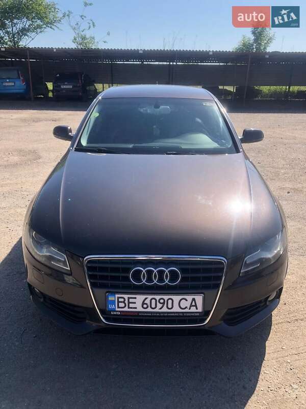 Седан Audi A4 2011 в Києві