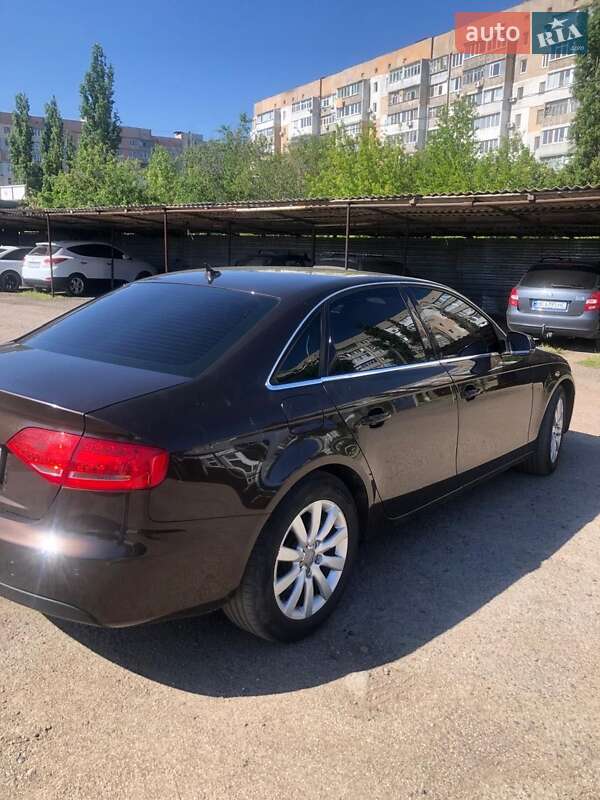 Седан Audi A4 2011 в Києві