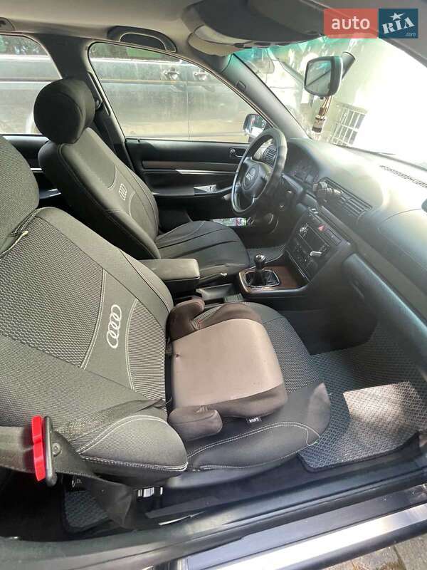 Універсал Audi A4 2000 в Києві