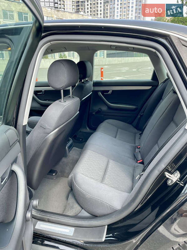 Седан Audi A4 2006 в Староконстантинове