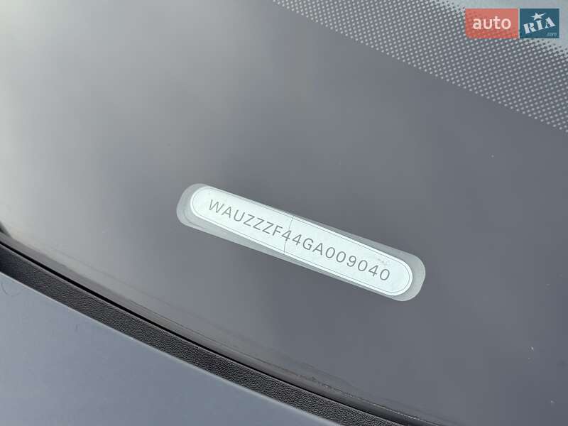 Седан Audi A4 2016 в Радивиліві