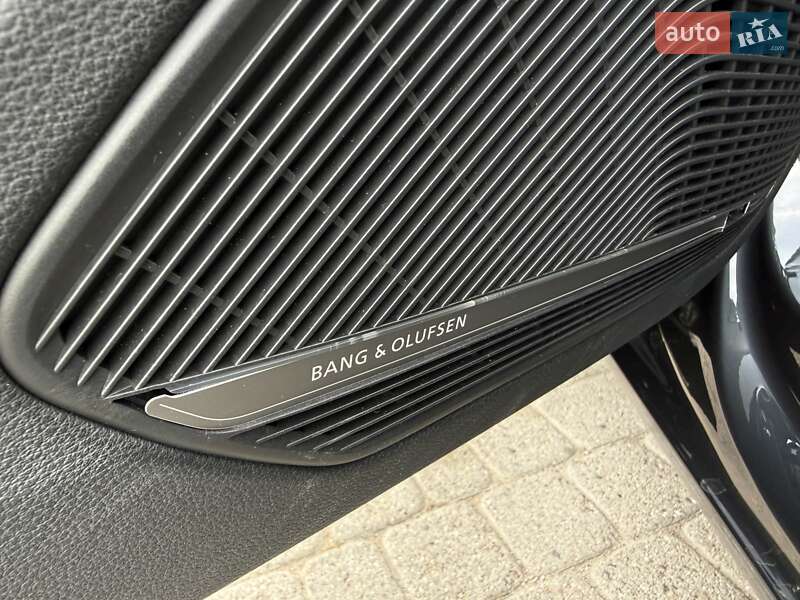 Седан Audi A4 2016 в Радивиліві