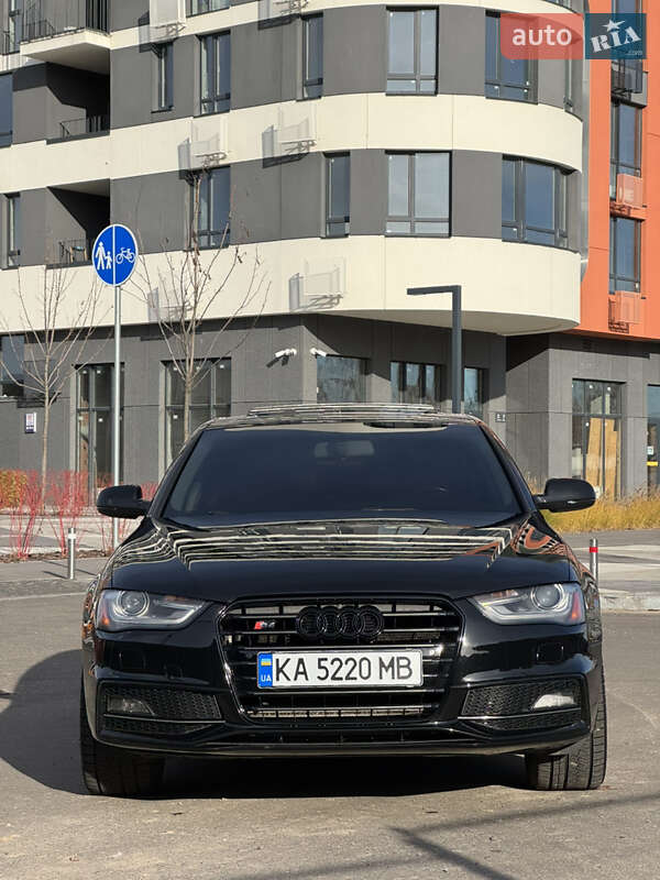 Седан Audi A4 2015 в Киеве