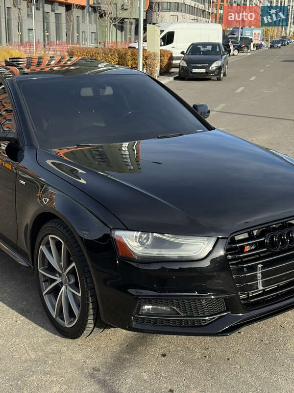Седан Audi A4 2015 в Киеве