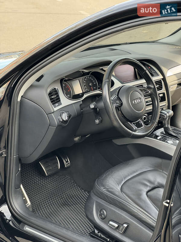 Седан Audi A4 2015 в Киеве