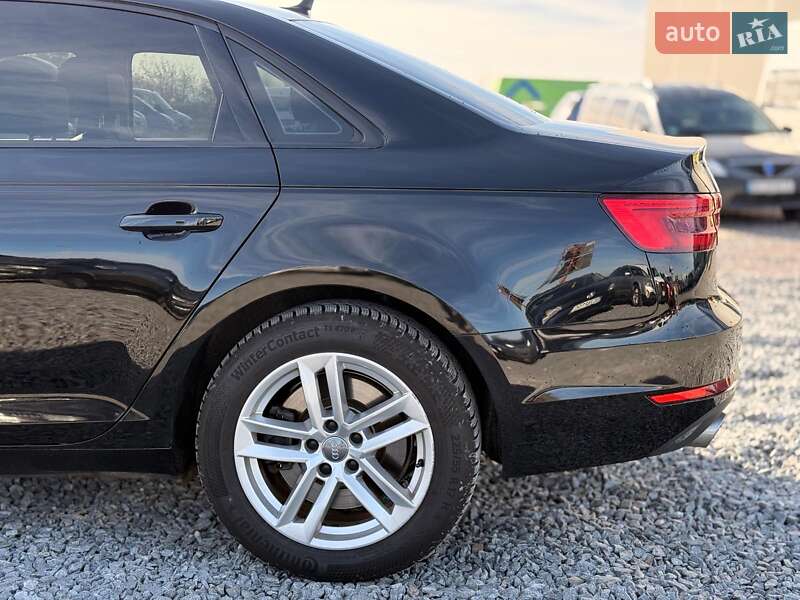Седан Audi A4 2016 в Львові