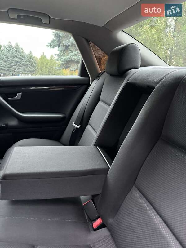 Седан Audi A4 2006 в Вознесенську