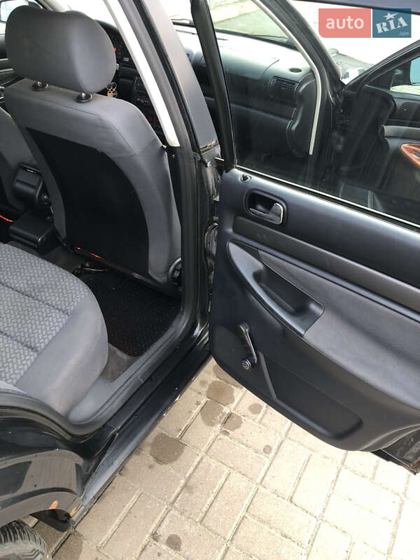 Универсал Audi A4 1997 в Ровно