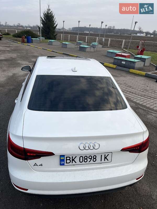 Седан Audi A4 2017 в Киеве