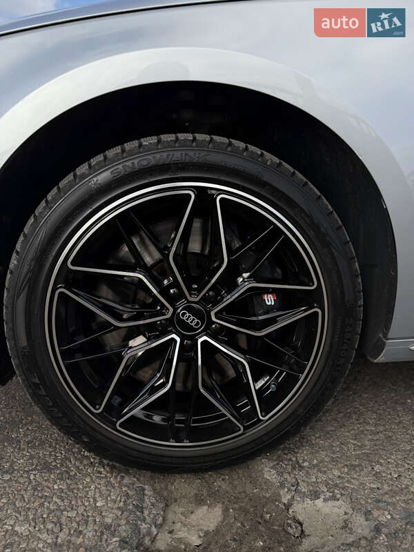 Седан Audi A4 2018 в Новомосковске