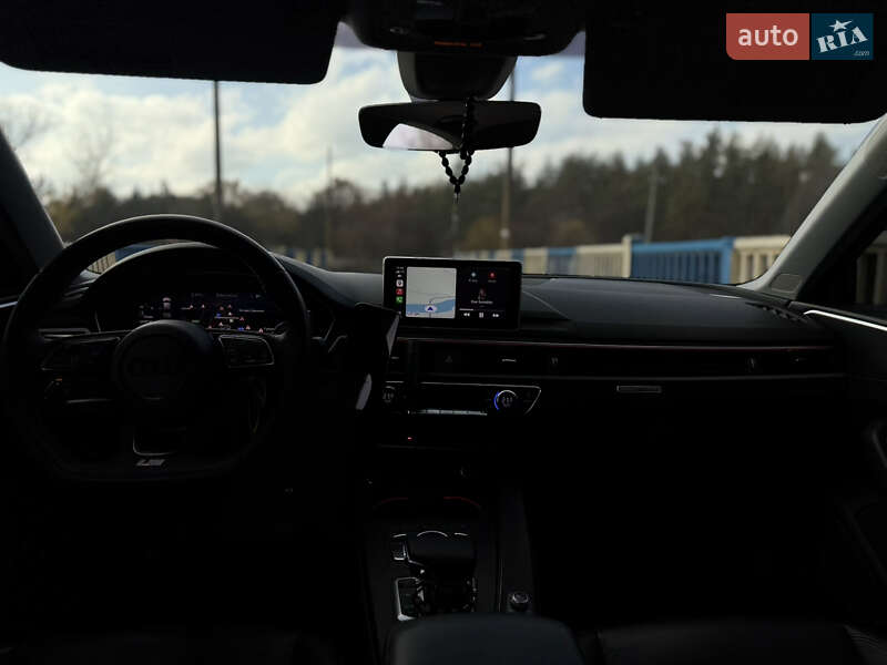 Седан Audi A4 2018 в Новомосковске
