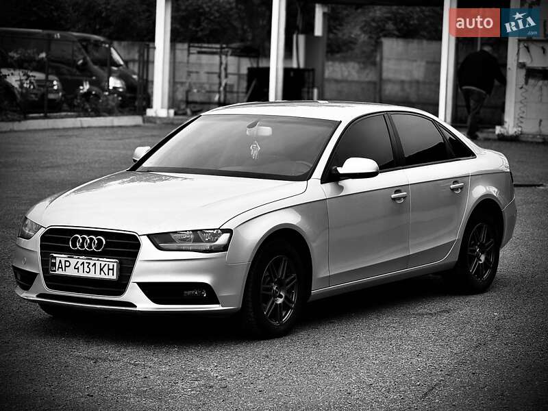 Седан Audi A4 2012 в Запорожье