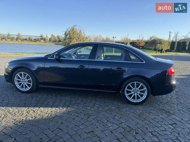 Седан Audi A4 2015 в Жовкве