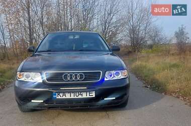 Седан Audi A4 1996 в Иванкове
