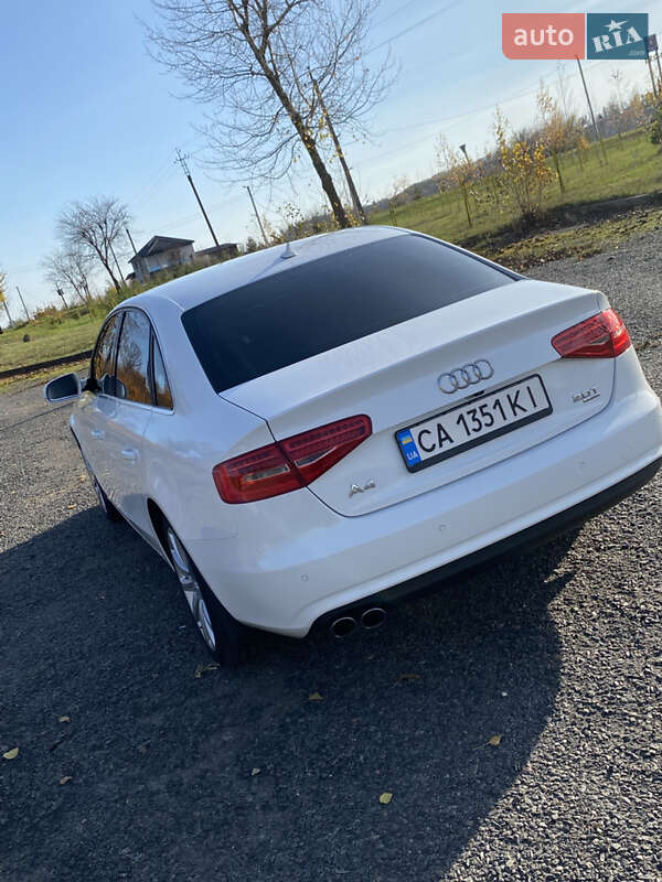 Седан Audi A4 2012 в Черкассах