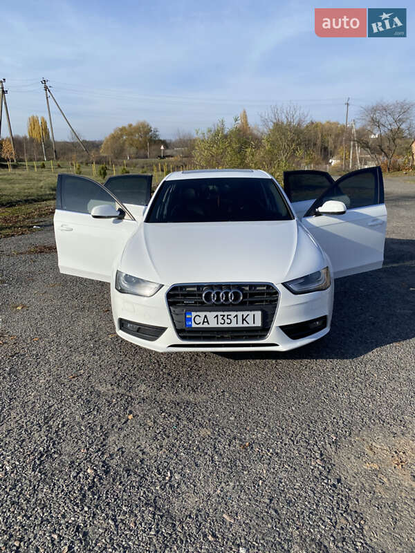Седан Audi A4 2012 в Черкассах