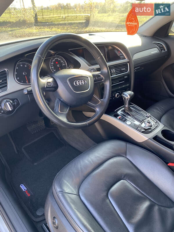 Седан Audi A4 2012 в Черкассах