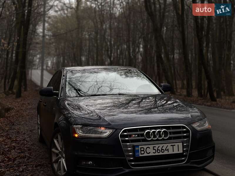 Седан Audi A4 2013 в Киеве