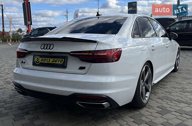 Седан Audi A4 2020 в Мукачево