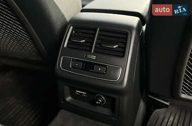 Седан Audi A4 2020 в Мукачево