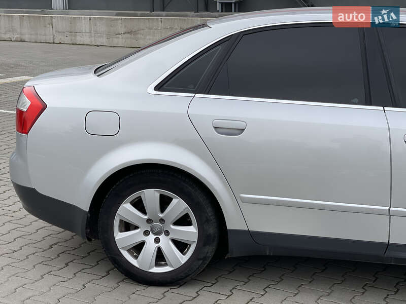 Седан Audi A4 2002 в Нововолынске