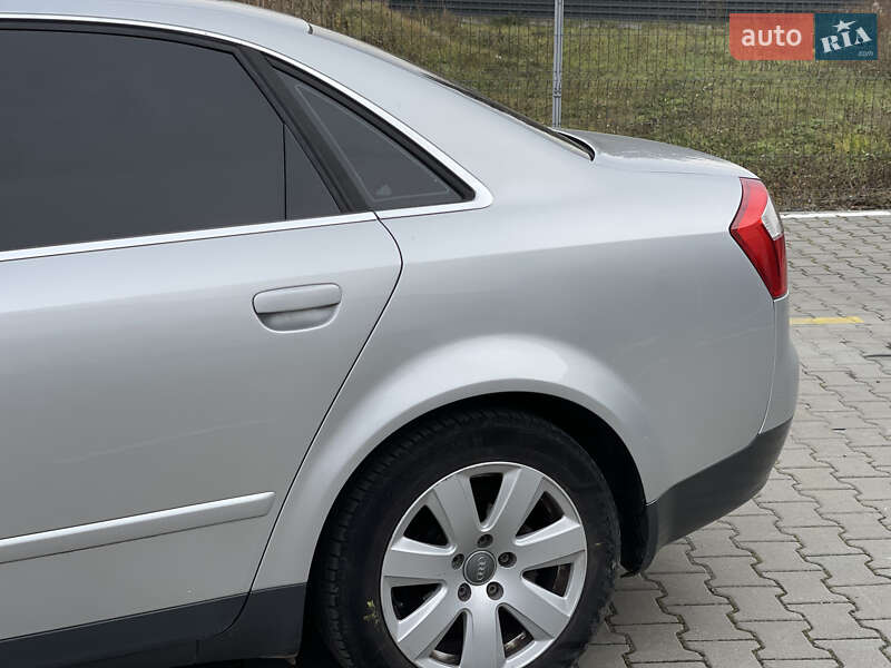 Седан Audi A4 2002 в Нововолынске