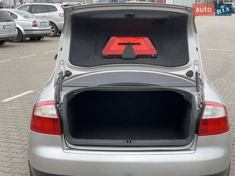 Седан Audi A4 2002 в Нововолынске