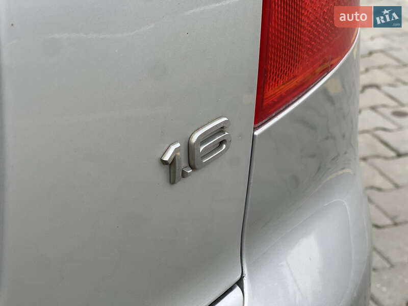 Седан Audi A4 2002 в Нововолынске