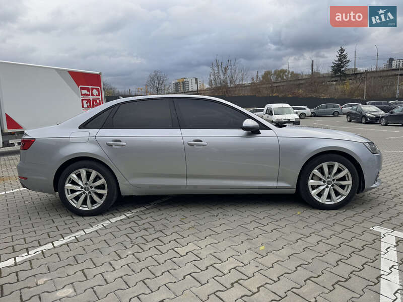 Седан Audi A4 2016 в Тернополі