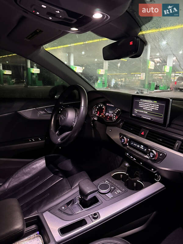 Седан Audi A4 2015 в Киеве