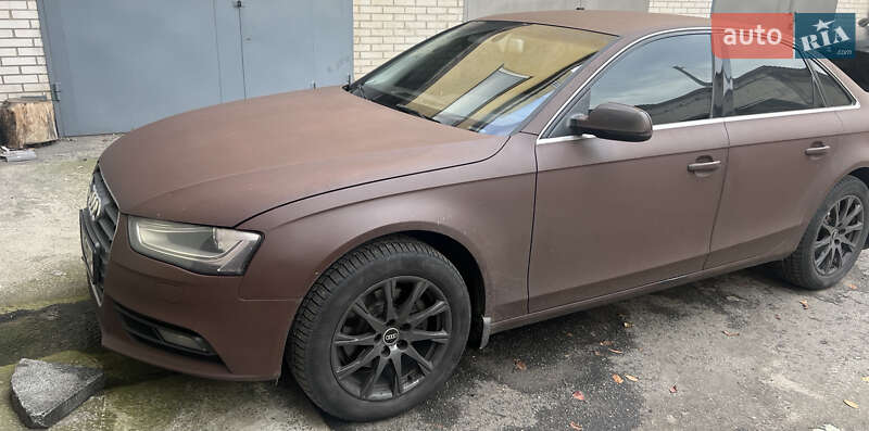 Седан Audi A4 2013 в Киеве