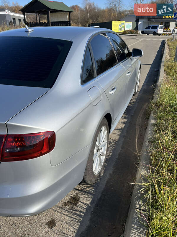 Седан Audi A4 2014 в Львове