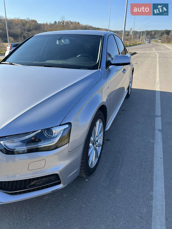 Седан Audi A4 2014 в Львове