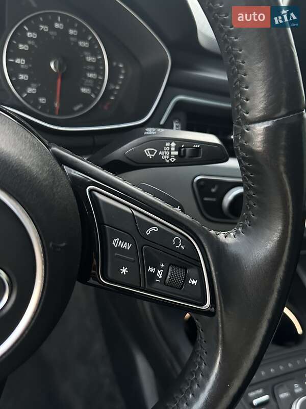 Седан Audi A4 2017 в Любешові