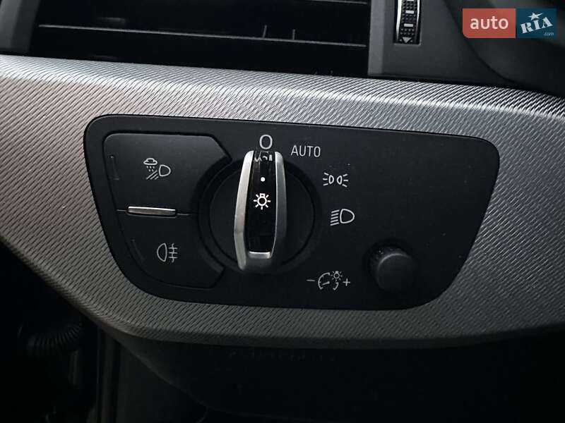 Седан Audi A4 2017 в Любешові