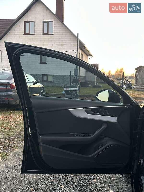 Седан Audi A4 2017 в Любешові