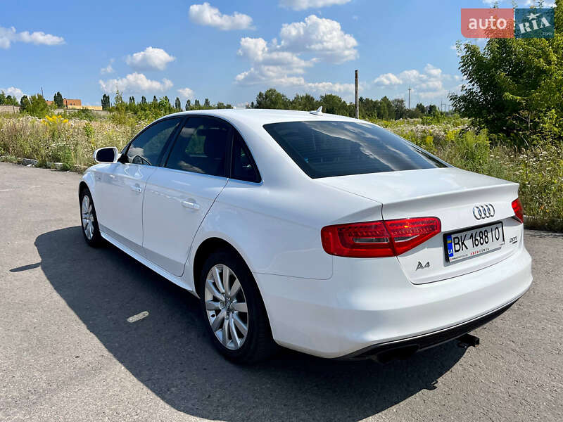Седан Audi A4 2014 в Рівному