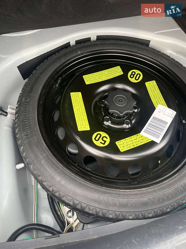 Седан Audi A4 2014 в Рівному