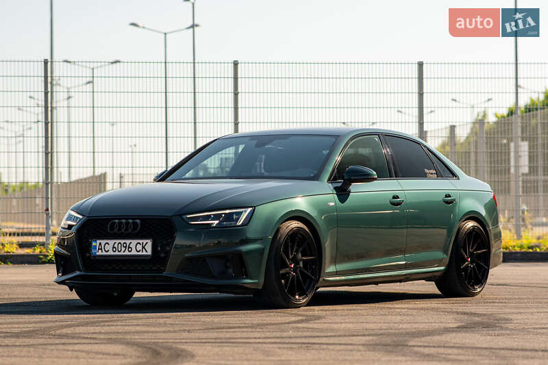 Седан Audi A4 2018 в Львове