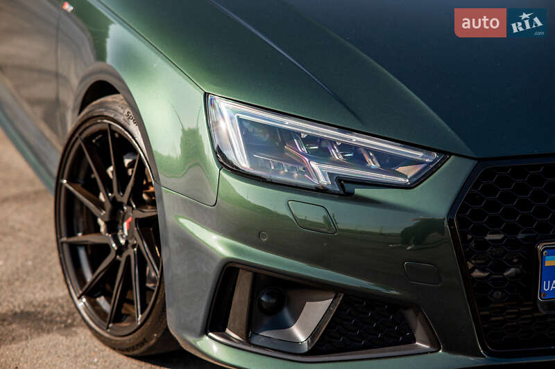 Седан Audi A4 2018 в Львове