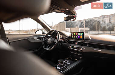 Седан Audi A4 2018 в Львове