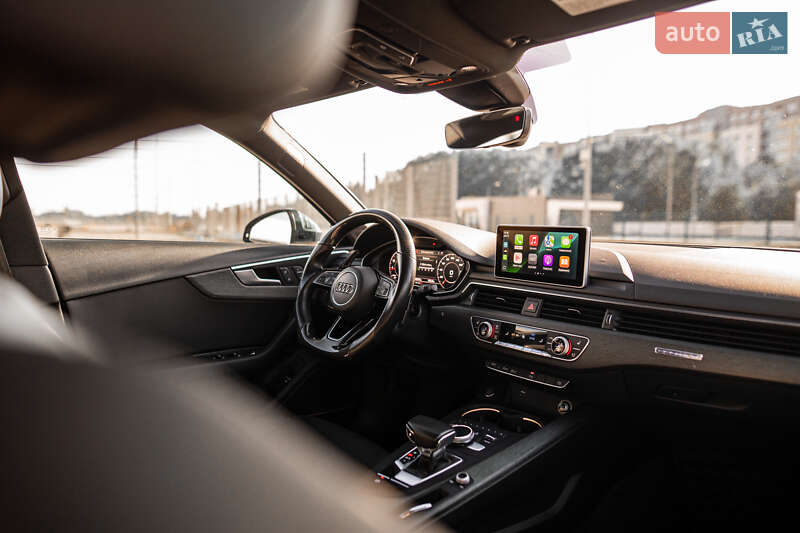 Седан Audi A4 2018 в Львове
