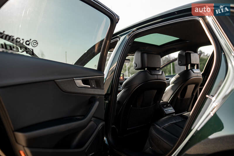Седан Audi A4 2018 в Львове
