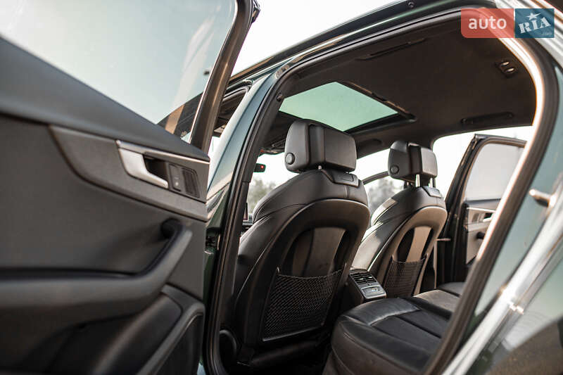 Седан Audi A4 2018 в Львове