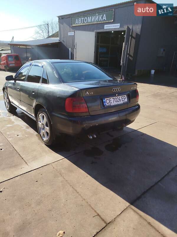 Седан Audi A4 1996 в Новоселиці