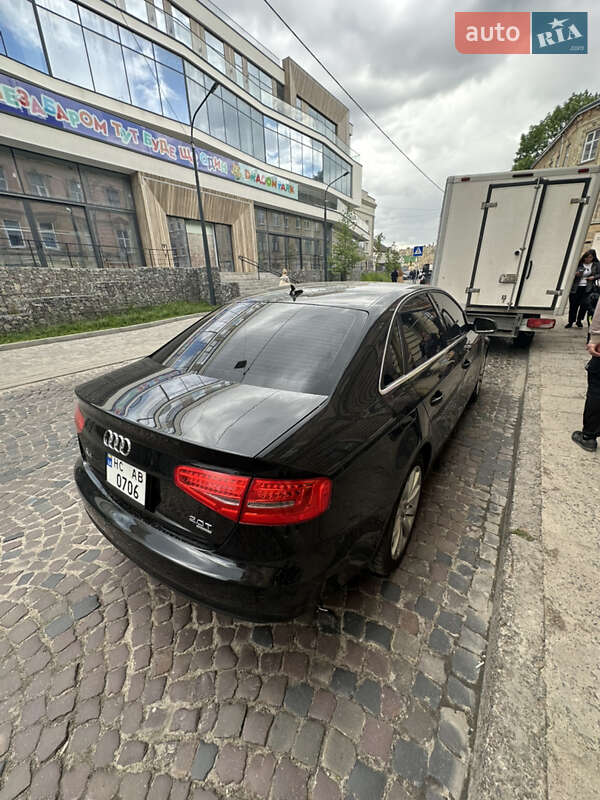 Седан Audi A4 2013 в Львове