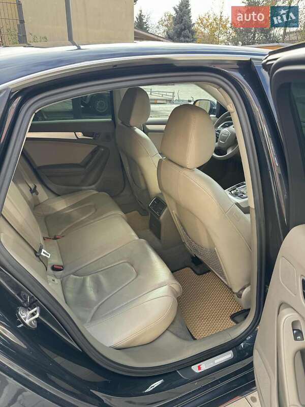 Седан Audi A4 2012 в Одесі