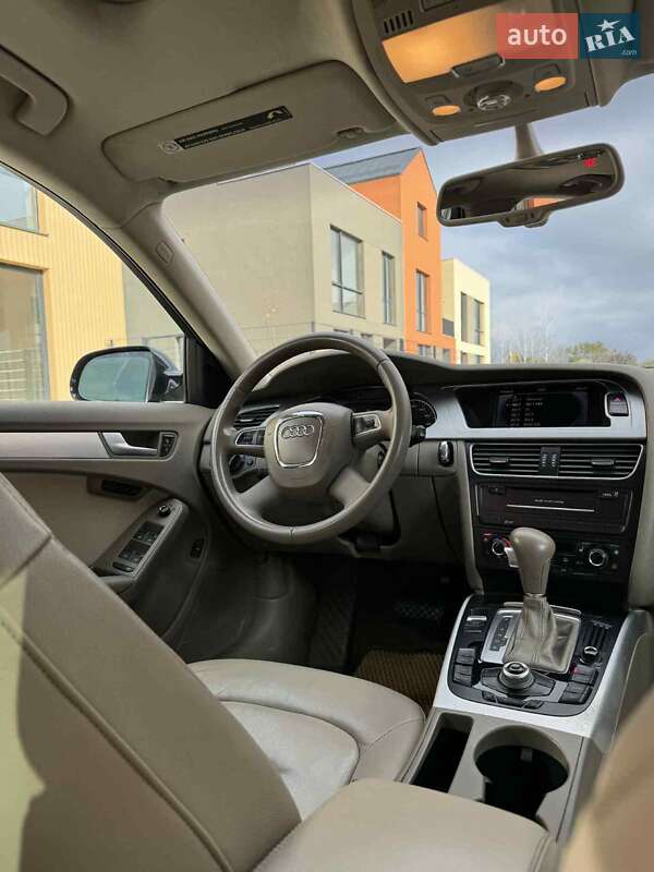 Седан Audi A4 2012 в Одесі